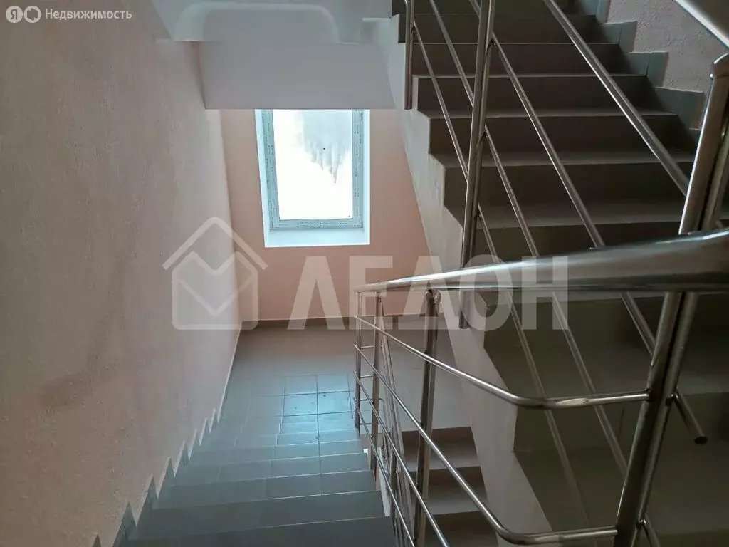 3-комнатная квартира: Омск, микрорайон Старгород, улица Нагибина, 44 ... - Фото 1