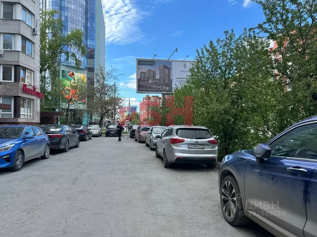 Торговая площадь в Тюменская область, Тюмень ул. 50 лет Октября, 24к1 ... - Фото 1