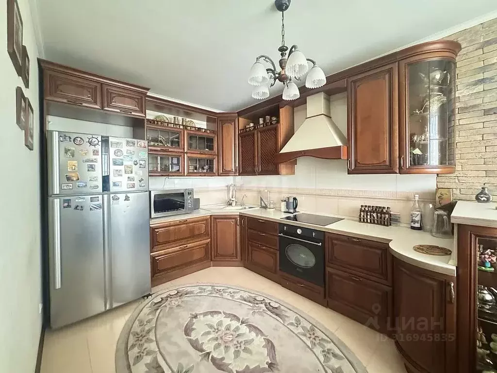 3-к кв. Белгородская область, Белгород ул. 5 Августа, 31 (113.2 м) - Фото 1