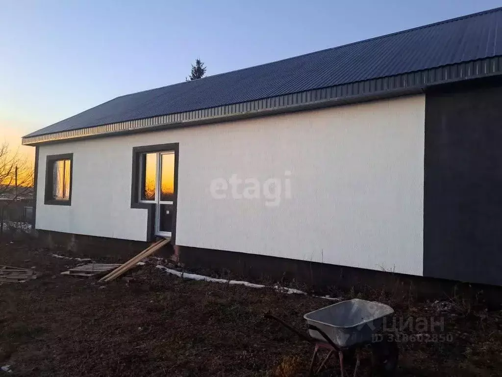 Дом в Башкортостан, Миякинский район, Уршакбашкарамалинский сельсовет, ... - Фото 1