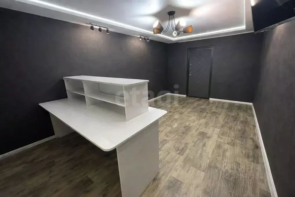 Офис в Камчатский край, Петропавловск-Камчатский ул. Тушканова, 8 (47 ... - Фото 1