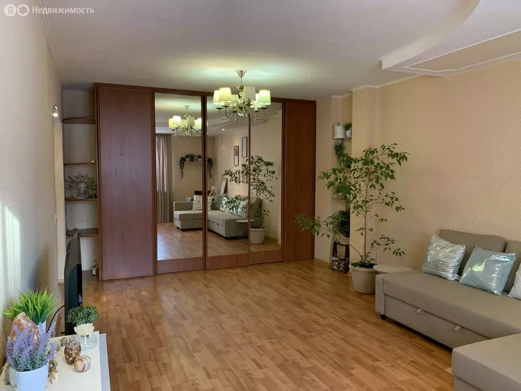 4-комнатная квартира: Саратов, Усть-Курдюмская улица, 11 (89 м) - Фото 1