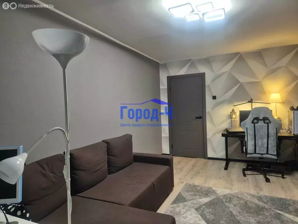 2-комнатная квартира: Чебоксары, улица Шевченко, 1к1 (65 м) - Фото 0