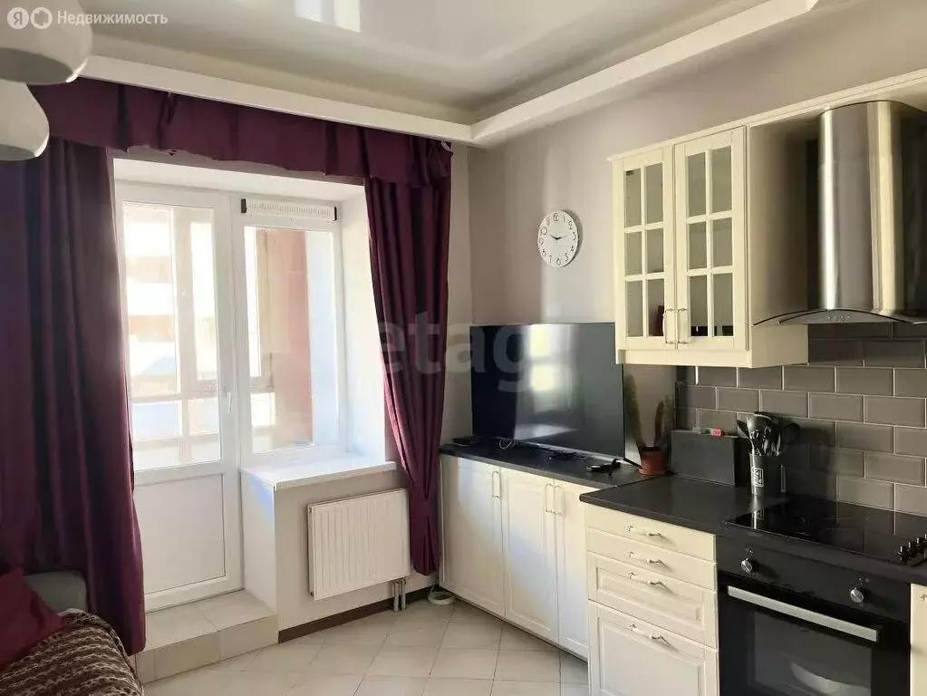 2-комнатная квартира: Санкт-Петербург, улица Есенина, 1к1 (73 м) - Фото 1