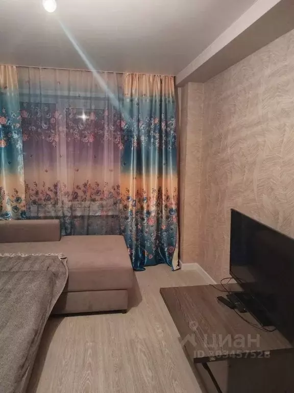 2-к кв. Красноярский край, Красноярск Парашютная ул., 74а (42.0 м) - Фото 0