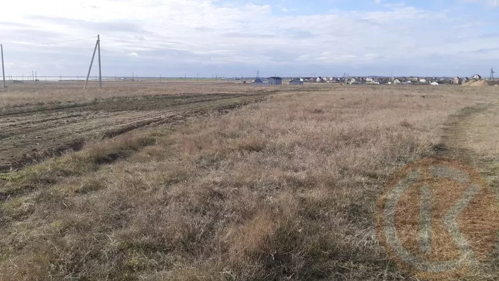 Участок в Крым, Сакский район, Штормовское с/пос, с. Крыловка ул. ... - Фото 1