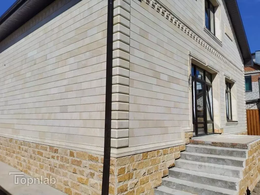 Дом в Ставропольский край, Ставрополь №26 мкр, ул. Глинки, 4 (250 м) - Фото 1