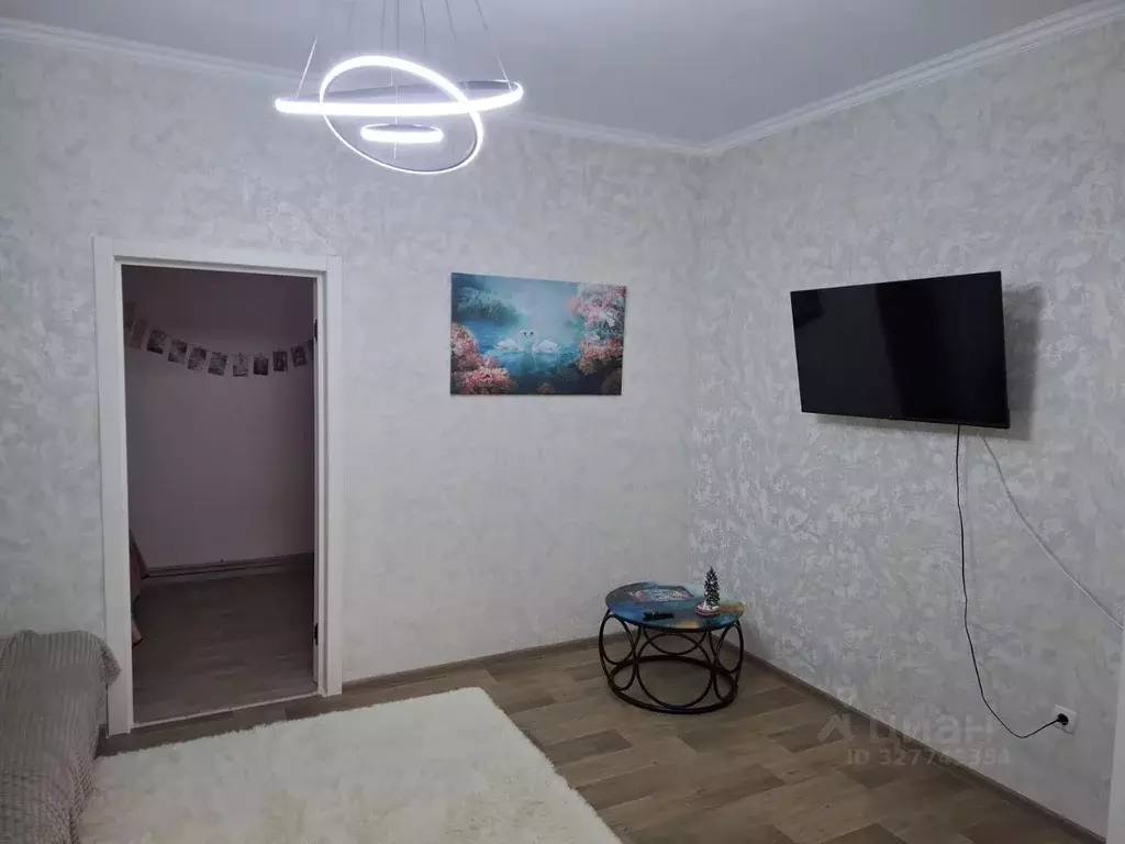 Дом в Крым, Симферополь ул. Бориса Хохлова, 52 (50 м) - Фото 1