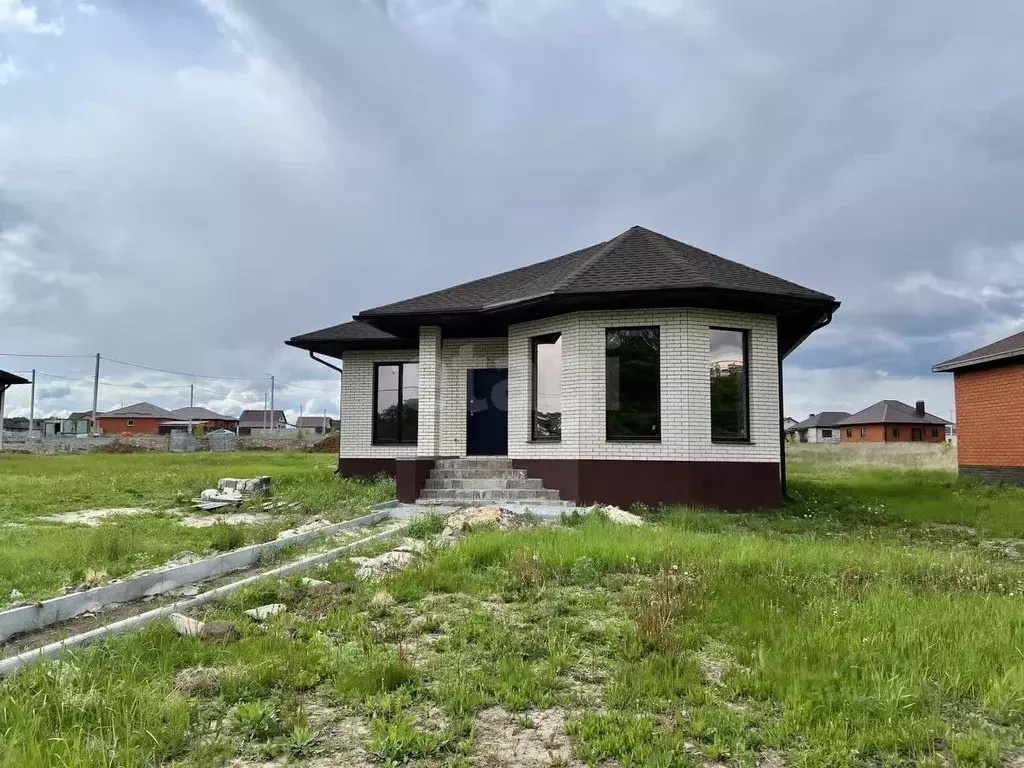 Дом в Белгородская область, Строитель Яковлевский городской округ, ... - Фото 1