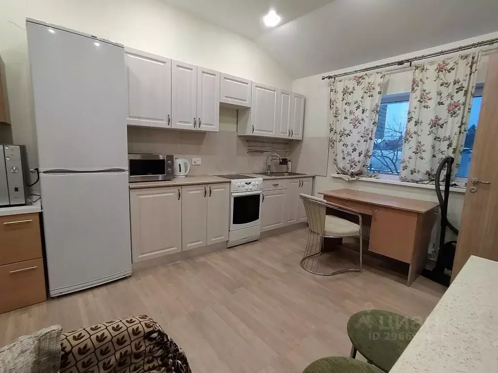 1-к кв. Свердловская область, Екатеринбург ул. Линейная, 39 (42.0 м) - Фото 2