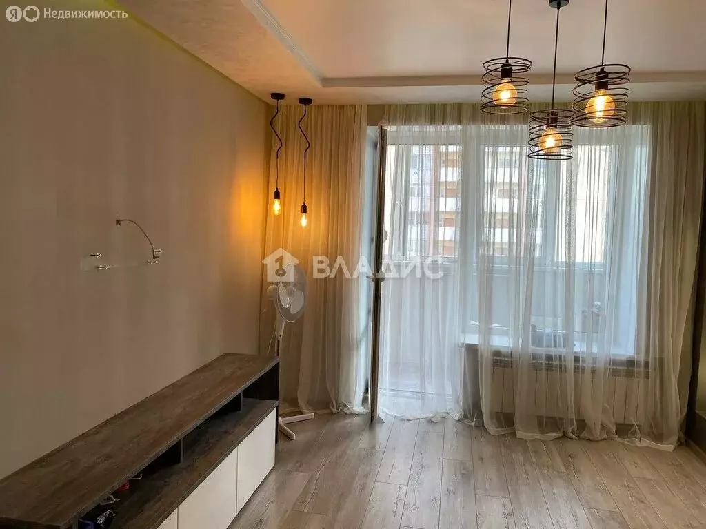 3-комнатная квартира: Белгород, улица Губкина, 14А (58.2 м) - Фото 1
