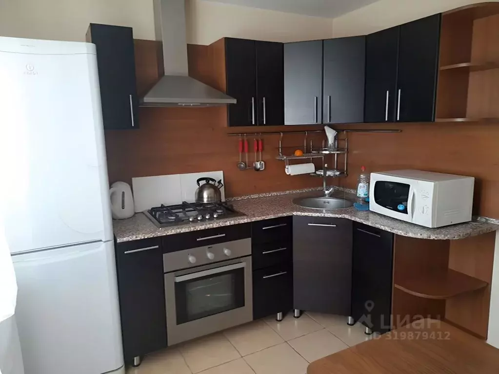 2-к кв. Свердловская область, Кировград Набережная ул., 1 (53.0 м) - Фото 1