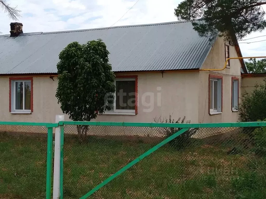 Дом в Оренбургская область, Илекский район, пос. Димитровский ... - Фото 1