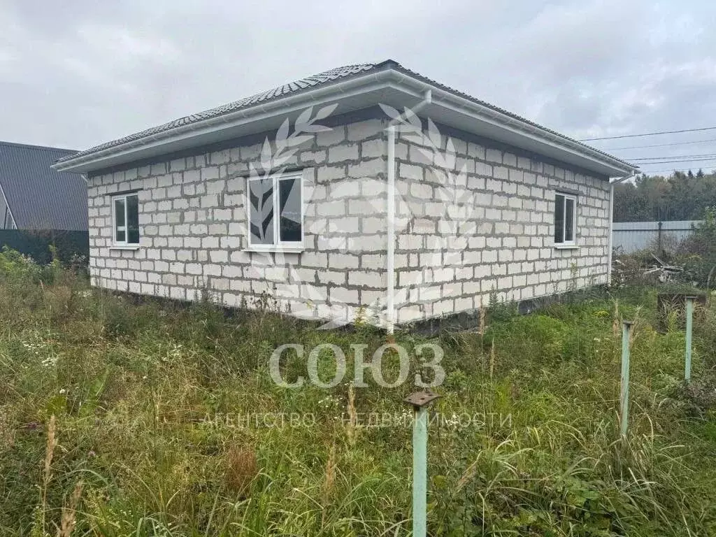 Дом в Калужская область, Калуга Рабочий садовод СНТ, ул. Клубничная, ... - Фото 1