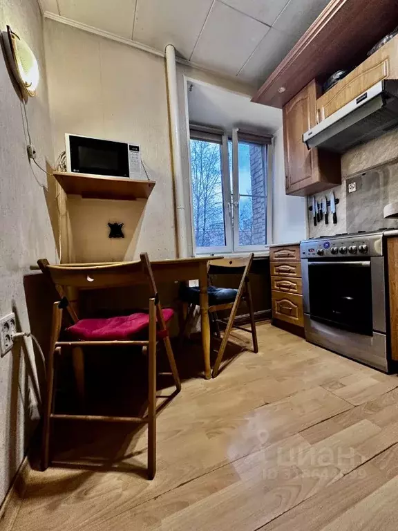 3-к кв. Москва ул. Молостовых, 11К6 (56.7 м) - Фото 1