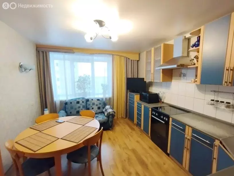 3-комнатная квартира: Екатеринбург, улица Большакова, 97 (72 м) - Фото 2