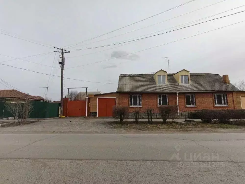 Дом в Омская область, Омск ул. Суровцева (140 м) - Фото 1
