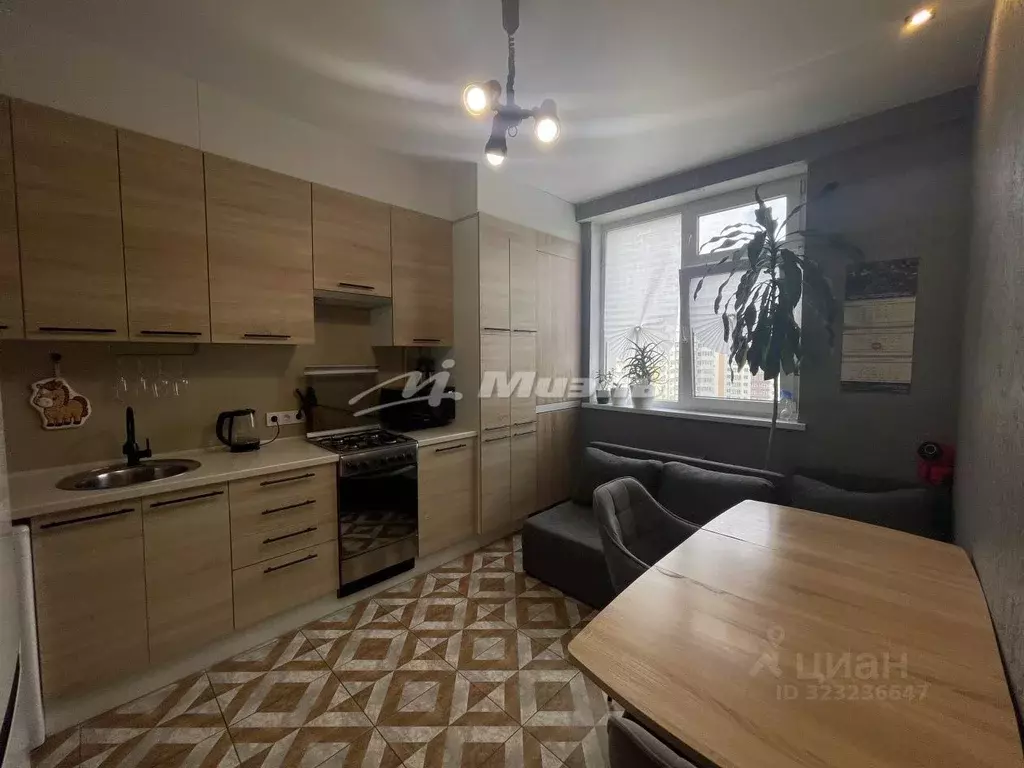 1-к кв. Крым, Симферополь ул. Батурина, 199 (38.6 м) - Фото 2