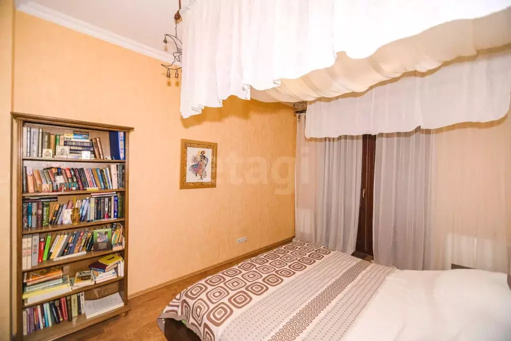 3-к кв. Ханты-Мансийский АО, Сургут просп. Ленина, 23 (107.4 м) - Фото 0