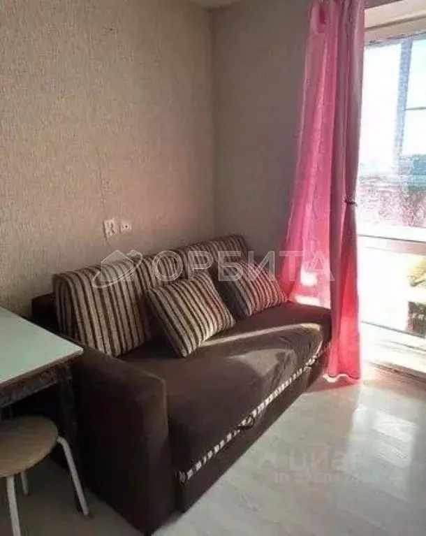 Студия Тюменская область, Тюмень ул. Тимофея Чаркова, 28 (20.7 м) - Фото 1