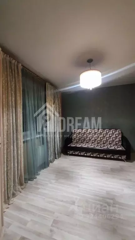 3-к кв. Волгоградская область, Волгоград Варшавская ул., 4 (75.0 м) - Фото 1