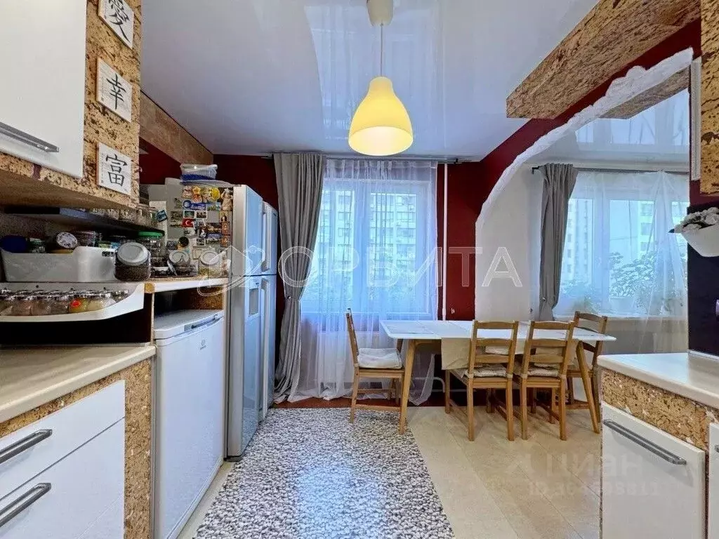 3-к кв. Тюменская область, Тюмень ул. Ю.-Р.Г. Эрвье, 30 (83.6 м) - Фото 1