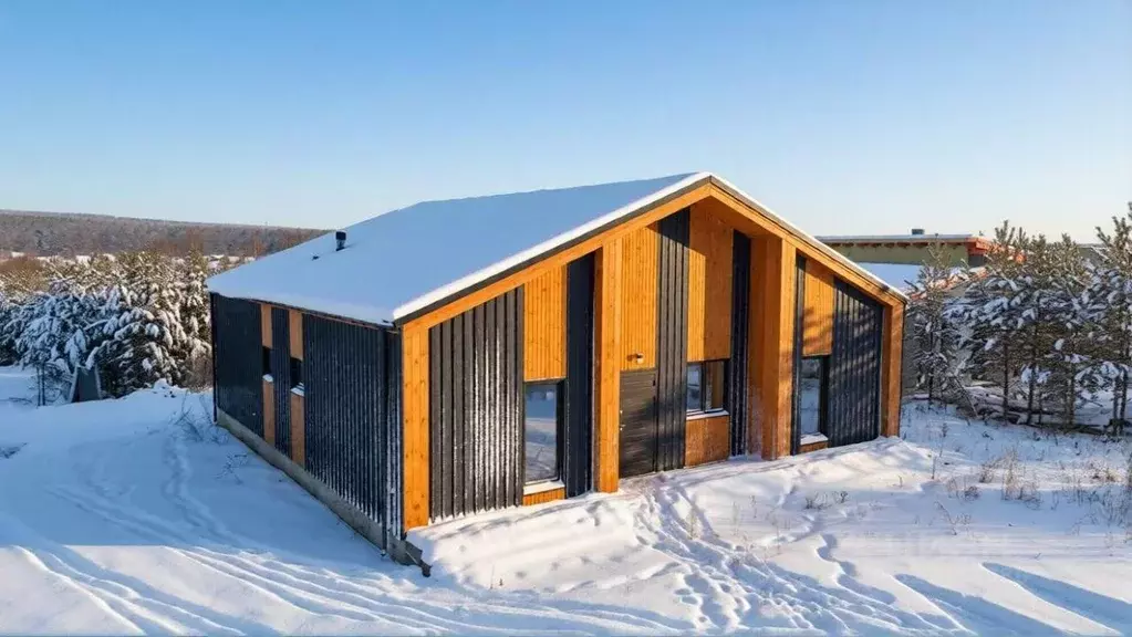 Дом в Свердловская область, Сысертский муниципальный округ, Исеть ... - Фото 1