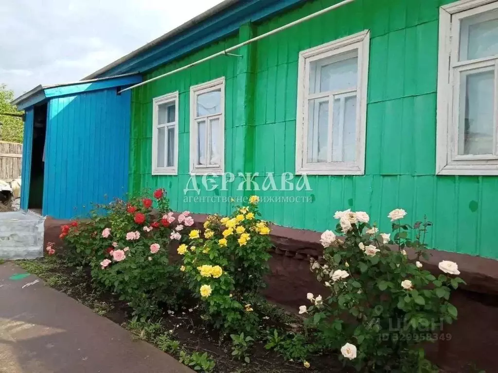 Дом в Белгородская область, Старооскольский городской округ, с. ... - Фото 1