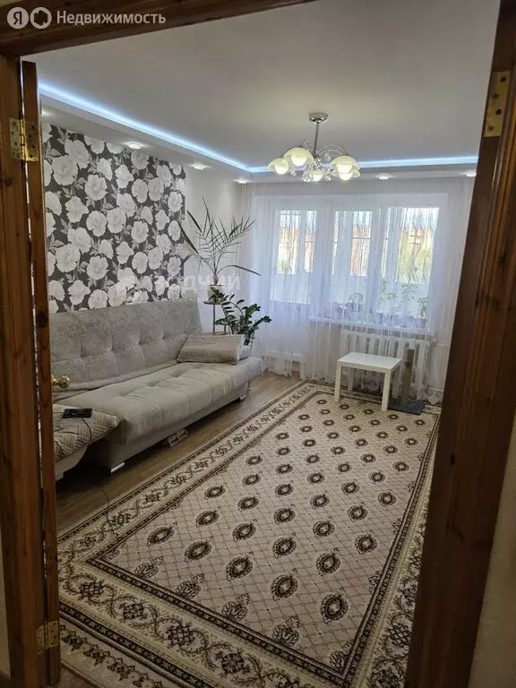 3-комнатная квартира: Чебоксары, проспект Мира, 98 (67.9 м) - Фото 1