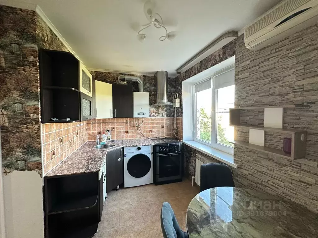2-к кв. Адыгея, Майкоп ул. Шовгенова, 10 (50.0 м) - Фото 1