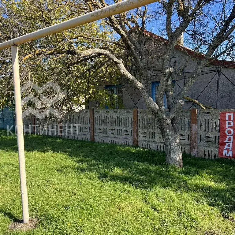 Дом в Крым, Сакский район, с. Молочное ул. Первомайская, 9 (100 м) - Фото 2