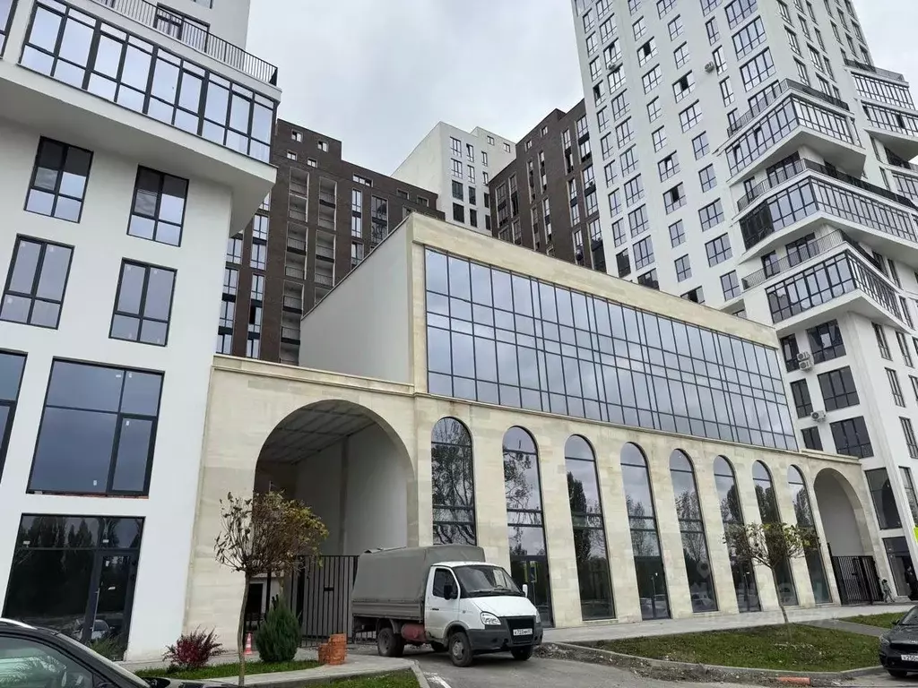 2-к кв. Кабардино-Балкария, Нальчик ул. Кешокова, 1 (82.0 м) - Фото 1