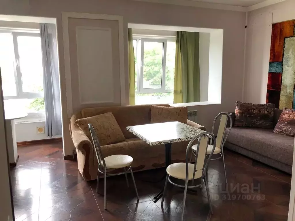 2-к кв. Крым, Симферополь пер. Бокуна, 33Б (54.0 м) - Фото 0