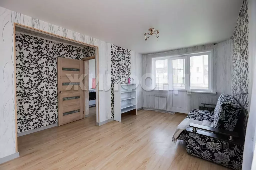 1-к кв. Новосибирская область, Новосибирск ул. Петухова, 26 (30.5 м) - Фото 0