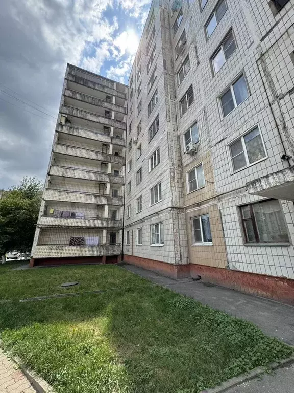 1-к. квартира, 40 м, 1/9 эт. - Фото 1
