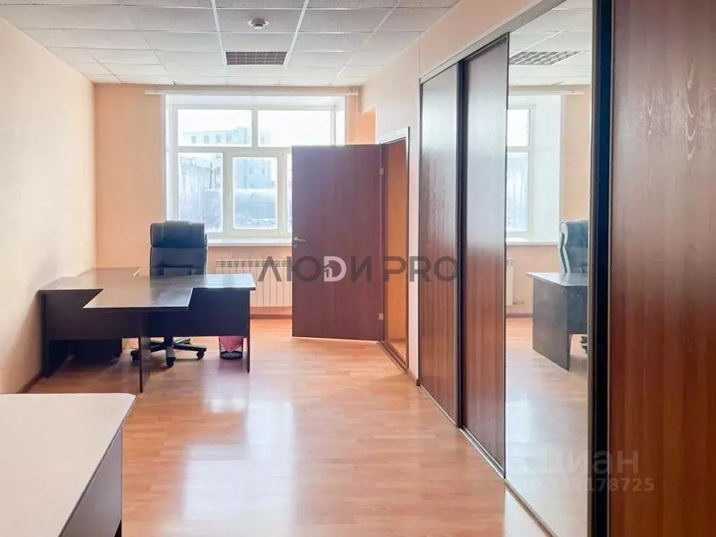 Офис в Алтайский край, Барнаул просп. Калинина, 116/16 (400 м) - Фото 1