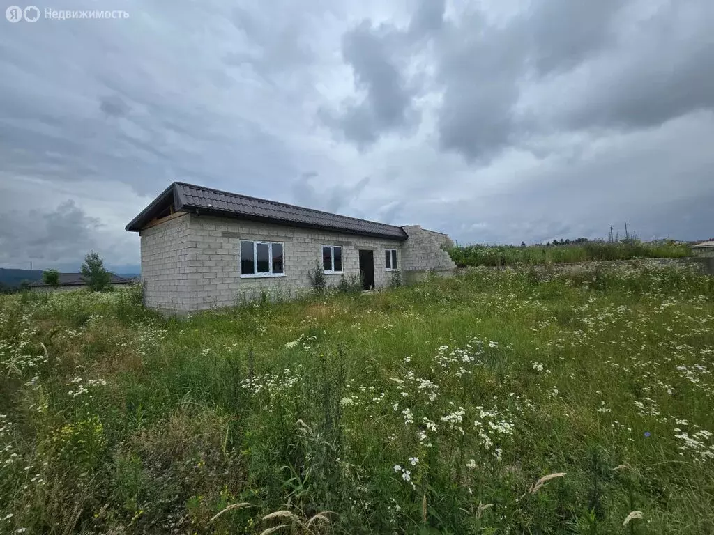 Дом в село Белая Речка, улица Биттирова (82 м) - Фото 2