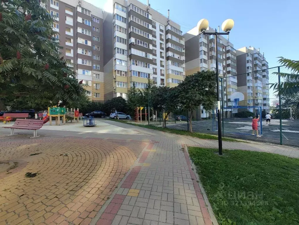 2-к кв. Белгородская область, Белгород бул. Строителей, 18 (52.0 м) - Фото 1
