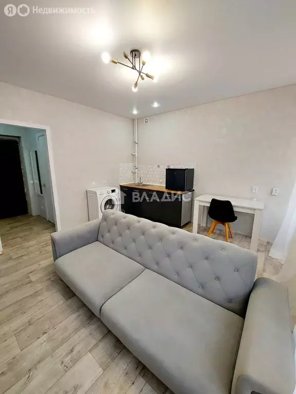 Квартира-студия: Октябрьский, улица Рахимьяна Насырова, 3 (24 м) - Фото 1