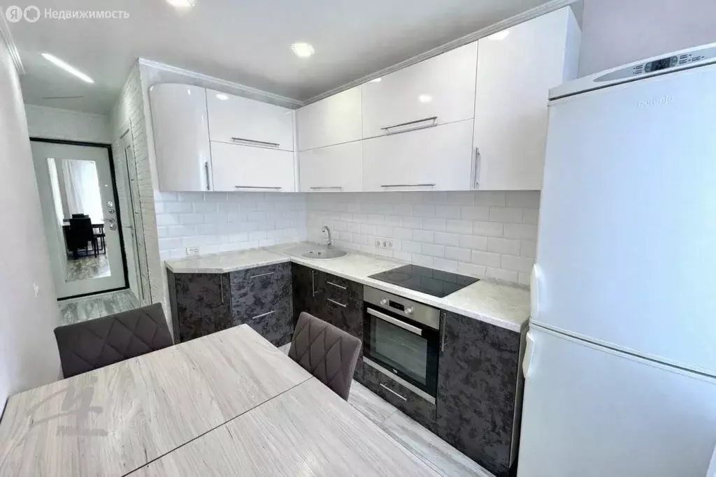 3-комнатная квартира: Барнаул, Павловский тракт, 261 (59.3 м) - Фото 1