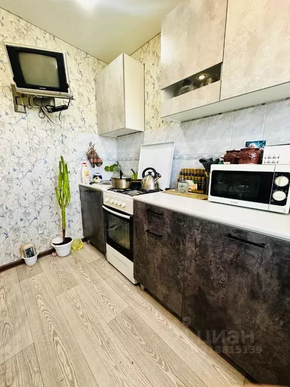 2-к кв. Саратовская область, Балаково Трнавская ул., 43 (40.4 м) - Фото 0