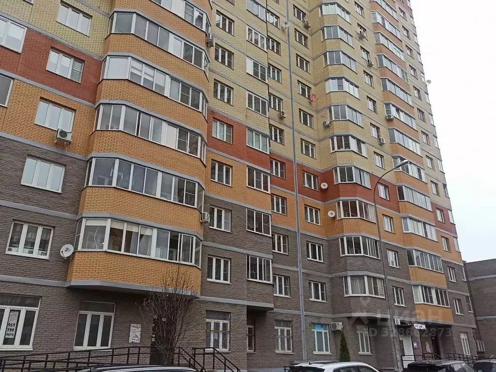 3-к кв. Калужская область, Калуга ул. 65 лет Победы, 43 (79.4 м) - Фото 1