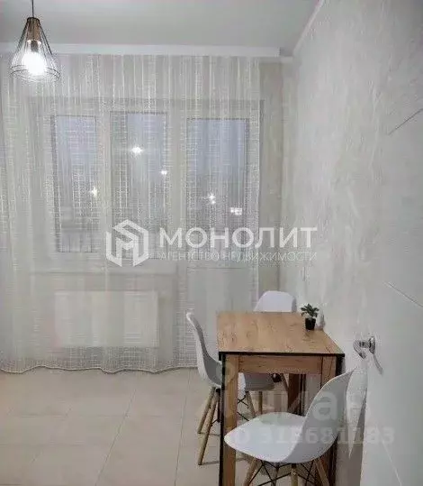 2-к кв. Белгородская область, Старый Оскол Степной мкр, 33Б (65.0 м) - Фото 0
