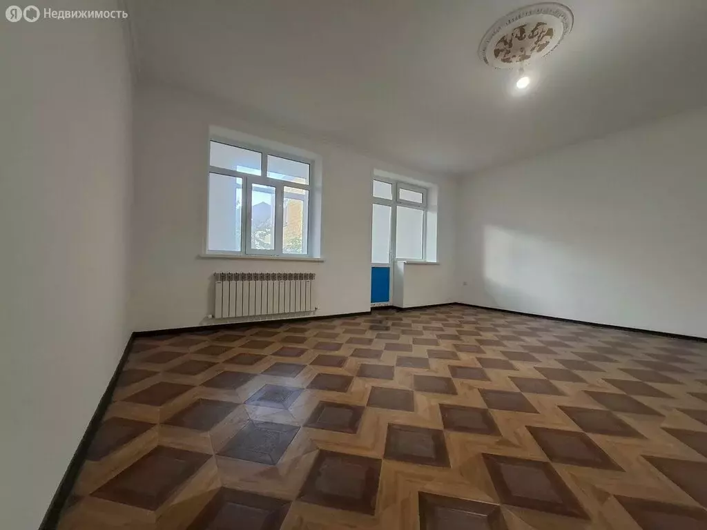 3-комнатная квартира: Дербент, улица Сальмана, 83 (95.6 м) - Фото 1