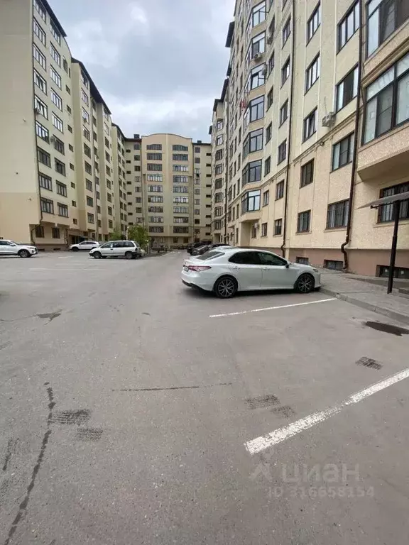 2-к кв. Кабардино-Балкария, Нальчик ул. Шарданова (60.0 м) - Фото 0
