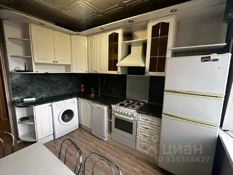 4-к кв. Белгородская область, Белгород Гостенская ул., 1 (77.6 м) - Фото 1