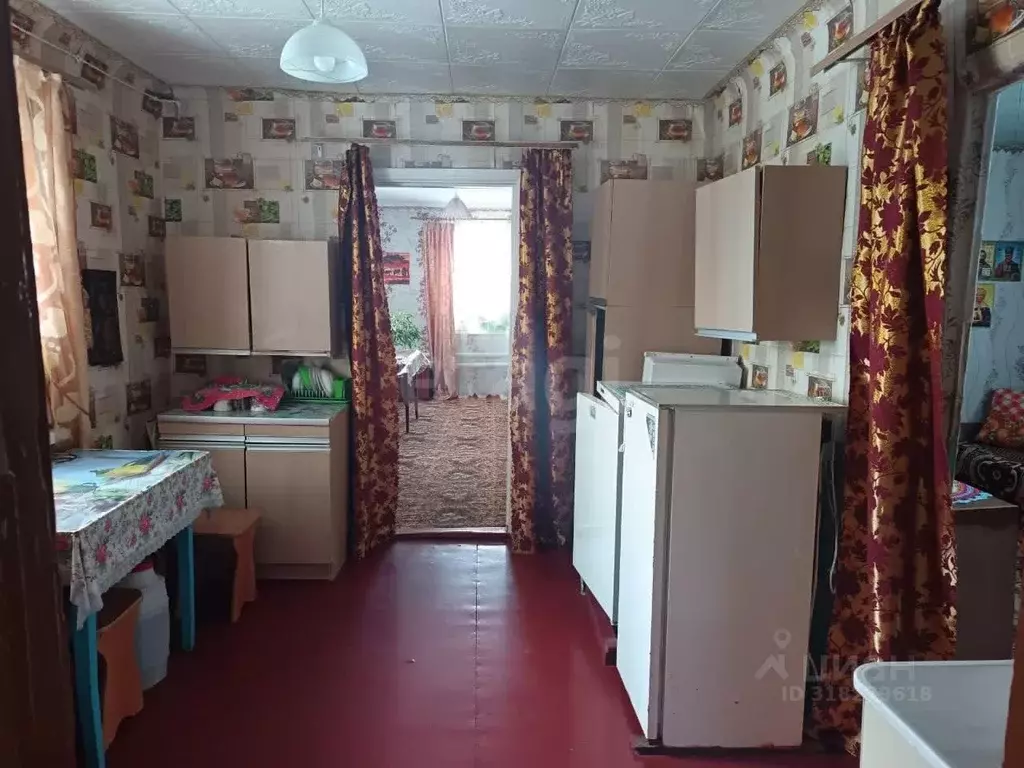 Дом в Саратовская область, Татищевский район, Октябрьское ... - Фото 0