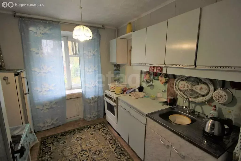 3-комнатная квартира: Ялуторовск, улица 50 лет Октября, 8А (70 м) - Фото 1