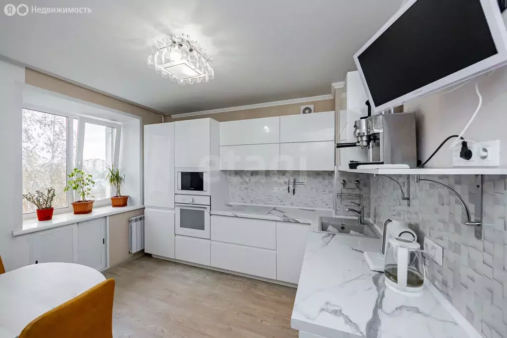 3-комнатная квартира: Тюмень, Широтная улица, 113 (60.6 м) - Фото 1