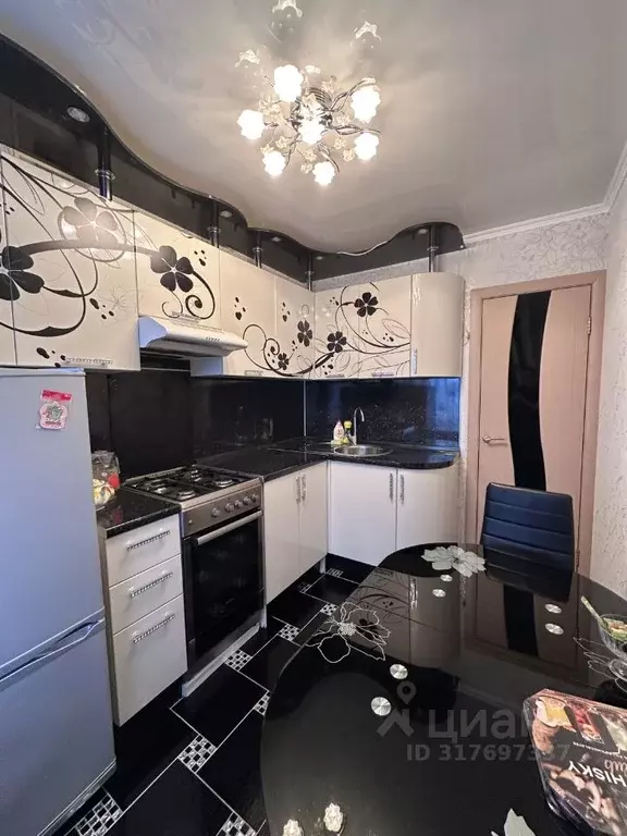 1-к кв. Татарстан, Казань ул. Братьев Касимовых, 56 (48.1 м) - Фото 1